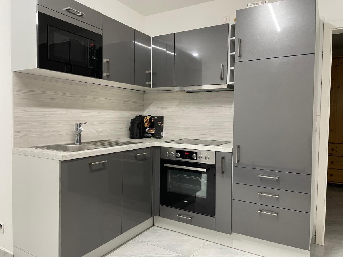 Fully Equipped Apartment 3 Rooms 5 Bed Hamburg Exterior photo